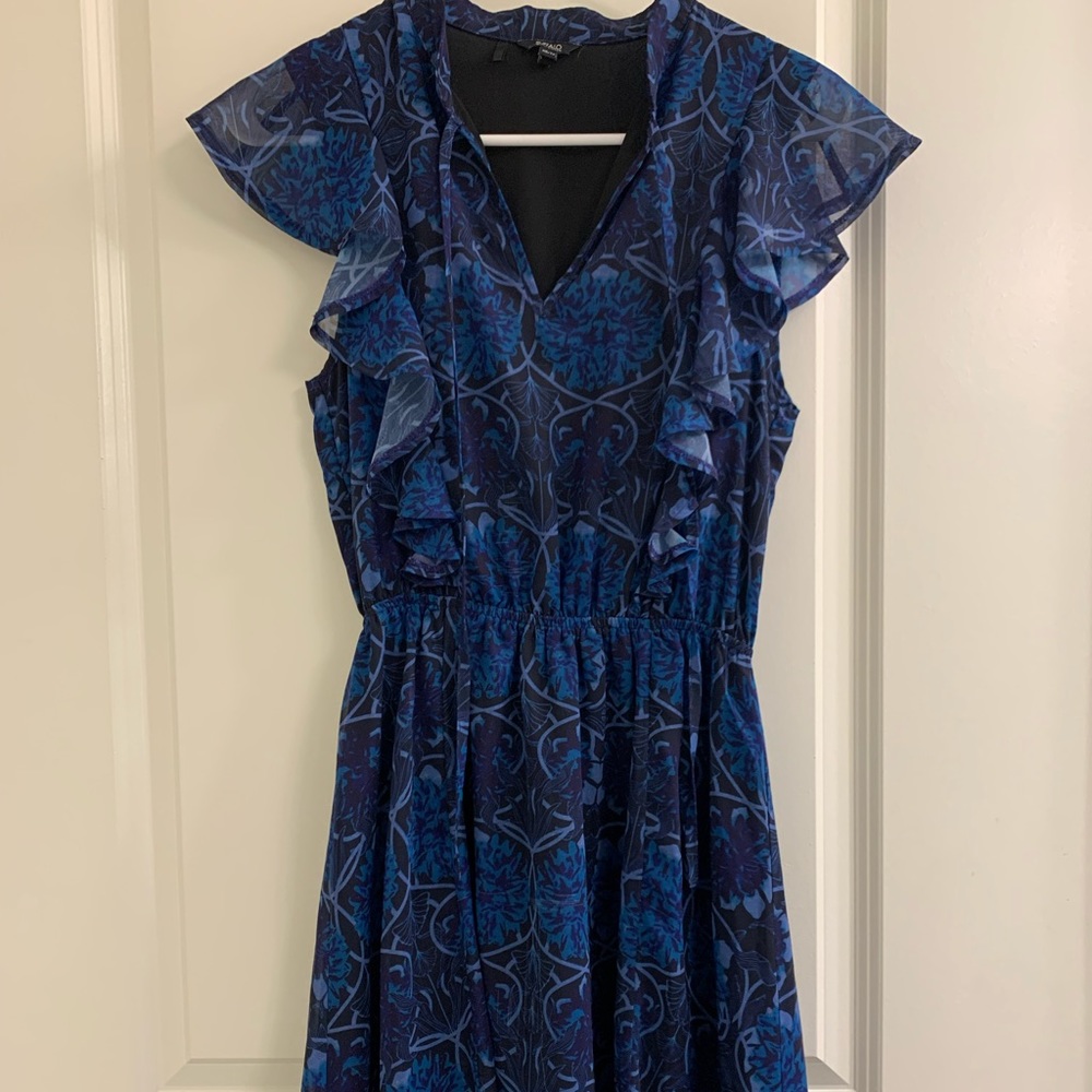 Ruffle sleeve blue print dress